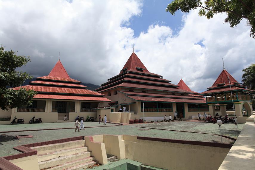 Arsitektur_unik_Masjid_Kesultanan_Ternate_yang_menyerupai_Masjid_tua_di_Jawa_3